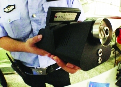 南京地铁“最严安检”下的通勤阵痛 百万乘客的早晚高峰长队与安检探头的双重审视